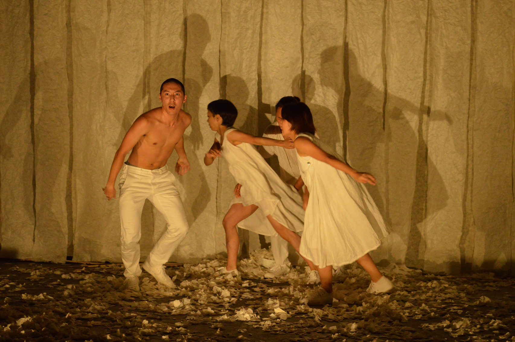 記事「作・演出・振付/ 鈴木竜による、ふたりっこプロデュース『Washi+Performing Arts? Project Volume3　風の強い日に』四国ツアーを開催！」の画像