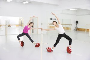 記事「バレエスタジオより発信! コンディショニングに特化したフリーペーパー『Ballet & Comditioning』!!」の画像